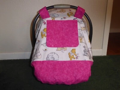 **WINNIE THE POOH**con toldo de asiento de auto hecho a mano rosa equipado con apertura peekaboo Foto 1 de 3