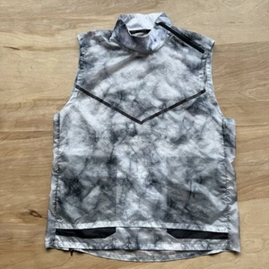 Nike Tech Transform Water Repellent Running Black Gray Vest BV5679-065 Mens XL - Picture 1 of 11