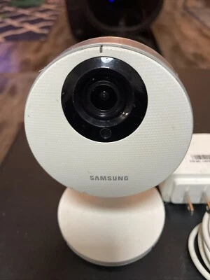 Cámara de seguridad Samsung Smartcam HD Pro SNH-P6410BN Wi-Fi inalámbrica conversación bidireccional  Foto 1 de 4