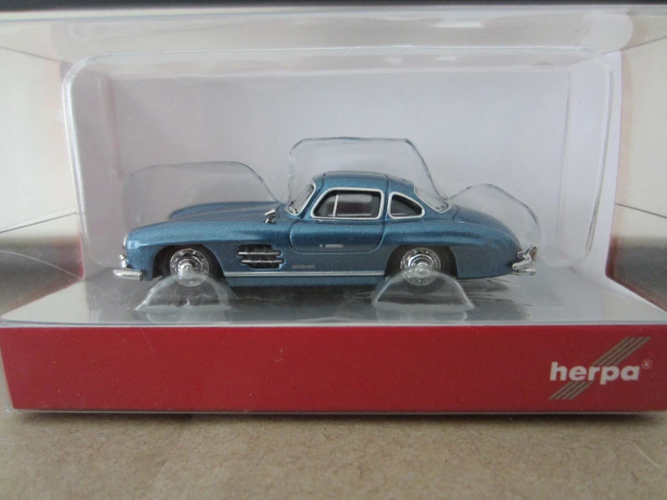 Mercedes-Benz CLS-class CLS Coupé C219 red rot rouge Herpa 1/87