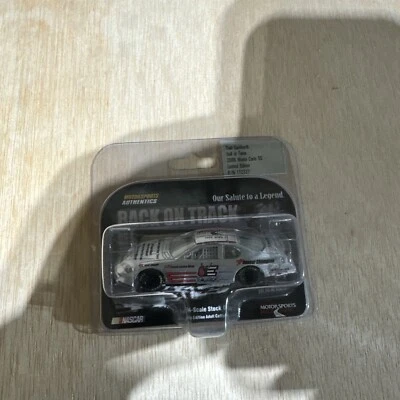 2006 Action 1/64 Dale Earnhardt Hall of Fame - Imagem 1 de 3