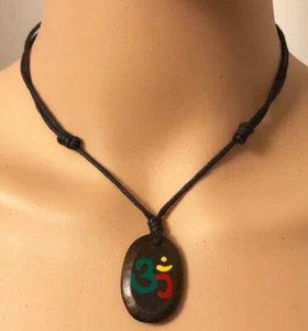 Verstellbare OM Yoga Symbol schwarze Kordel Holz Anhänger Halskette  - Bild 1 von 7