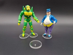 Soportes de exhibición transparentes para figuras Kenner Super Powers de colección 1,5" - ¡NUEVO! - Imagen 1 de 8