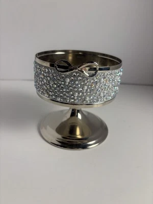 BATH & BODY WORKS SILVER BOW GEM PEARLS PEDESTAL 3 WICK CANDLE SLEVE HOLDER - Image 1 of 3