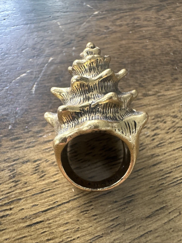 "LUCKY" Brand Antiqued Gold Tone Conch Sea Shell Spiral Ring - Size 7 - Image 1 of 4