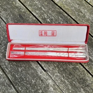 Chinesische Essstäbchen aus reinem Silber, 4, in passender Box, 75 g - Bild 1 von 21