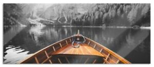 Holzboot auf Alpensee in den Dolomiten B&W Detail Panorama Glasbild