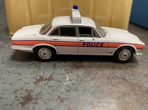 VANGUARDS VA08601 JAGUAR XJ6 SERIES 1 THAMES VALLEY POLICE - Picture 1 of 10