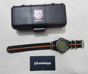 Luminox Navy Seal 3600 Series Quartz Uhr Green Dial #3617 (Display - LESEN ) - Bild 1 von 9