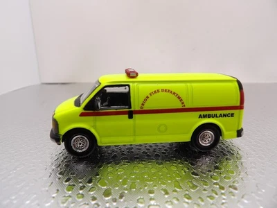 2000 GMC SAVANA VAN AMBULANCE    JOHNNY LIGHTNING SEARCH AND RESCUE   1:64 - Image 1 of 4