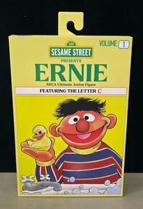 NECA Sesamstraße - Ernie mit dem Buchstaben C - Bild 1 von 2