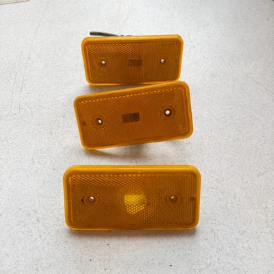 LOTE DE 3 MARCADORES LATERALES ÁMBAR DELANTEROS ORIGINALES VOLKSWAGEN RABBIT 1975-1980 Foto 1 de 4