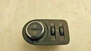 RICAMBI USATI, INTERRUTTORE COMANDO LUCI \ FARI OPEL CORSA D - Foto 1 di 2