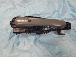 MANIJA DE PUERTA EXTERIOR LADO PASAJERO DELANTERO DERECHO JEEP RENEGADE OEM 2015-2022 - Imagen 1 de 13