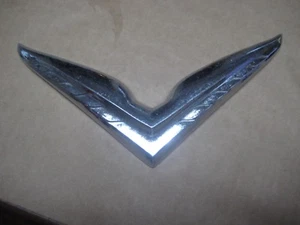 Original 51 52 53 54 New Yorker Vee Hood Emblem - Picture 1 of 8