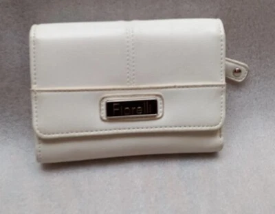 Fiorelli白色折叠钱包VGC — 第 1/4 张图片