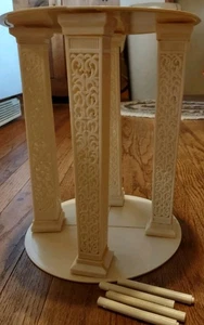 Wilton 10" lange quadratische filigrane Säulen 2 Teller Kuchen Hochzeit Topper - Bild 1 von 3