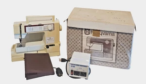Macchina da cucire portatile Husqvarna Viking Classica 100 713404 con trasformatore - Foto 1 di 18