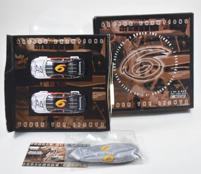 Mark Martin #6 Valvoline 1999 Ford Racing Champions bajo las luces NASCAR 1/64 Foto 1 de 4