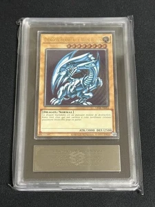 ARS 9 Drago Bianco Occhi Blu OP28-FR001 Ultimate Rare Yu-Gi-Oh Francese Mint - Foto 1 di 12