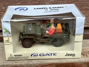 Laurel & Hardy in Jeep Adventures 2001 1:32 Scale Gate Toy Vehicle MIB - Picture 1 of 2
