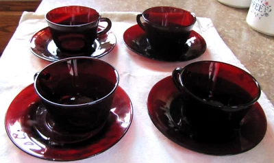 VINTAGE ROYAL RUBY RED DEPRESSION GLASS COFFEE/TEA CUPS & SAUCERS 4 SETS - Image 1 of 4