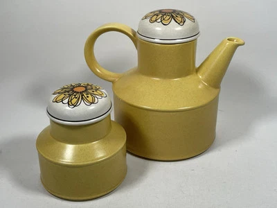 Midwinter Stonehenge Flowersong Sunflower Teapot & Sugar bowl Vintage Retro - Image 1 of 4