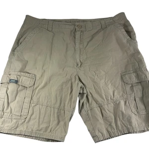 Wrangler Cargo Shorts Mens Size 42 Khaki Outdoor Utility Pockets Casual Cotton - Picture 1 of 9