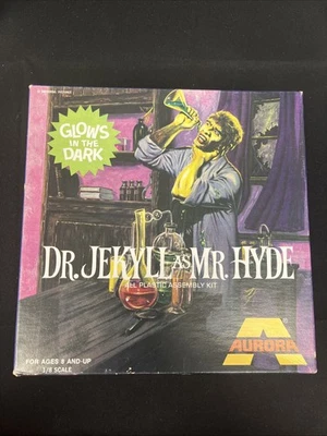 1972 Aurora Glows in The Dark Dr.Jekyll As Mr.Hyde Complete Model 482 - Image 1 of 4