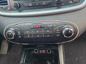 Heater A/c Control KIA SORENTO 17 18 - Picture 1 of 1
