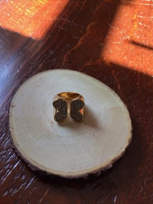 Anillo Kate Spade New York Mariposa Declaración “In A Flutter” Pavé Dorado Talla 6 Foto 1 de 4