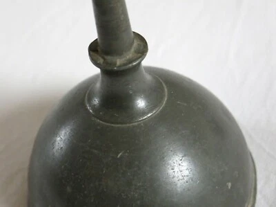 ENTONNOIR ANCIEN, vin, ancien entonnoir en étain . - Photo 1/4