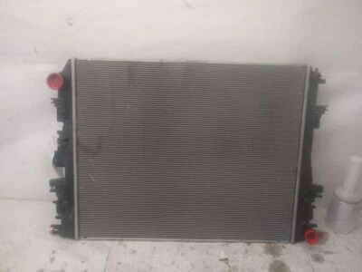 Radiador 68184881AE para Ram 4500 2928294 2017 Foto 1 de 4