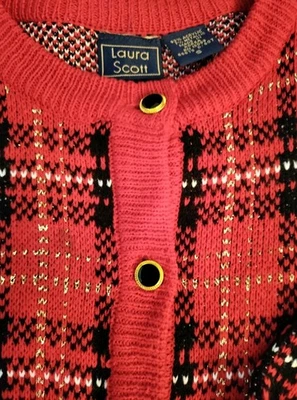 Suéter con botones Laura Scott rojo a cuadros vacaciones de Navidad bolsillos talla S usado en excelente estado Foto 1 de 4