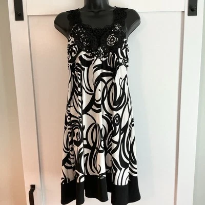 De Colección Sheri Martin Nueva York Vestido Midi Bebé Muñeca Y2k Blanco y Negro Floral Talla 6P Foto 1 de 4
