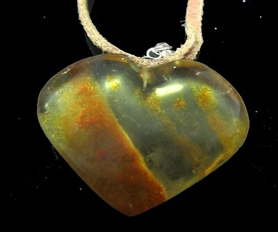 Cuore di ambra naturale e argento. - Immagine 1 di 4