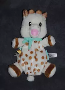 🍀Doudou Marionnette VULLI Sophie La Girafe Crème Echarpe Verte Peluche NEUF - Foto 1 di 2