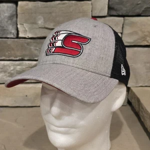 Sombrero Spokane Chiefs Snapback Gris Negro Camionero Malla WHL Hockey New Era 9FORTY  - Imagen 1 de 7