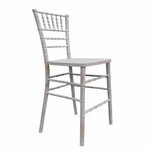 Weißer Distressed WoodGrain™ Chiavari Barhocker von Chivari - Bild 1 von 9