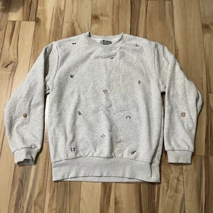 Mojo Provo Taylor Swift Charms Sweatshirt Gr. M Call It What It Was Jake Swifties - Bild 1 von 5