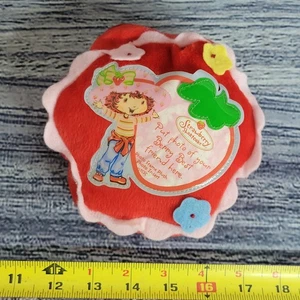 Lindo monedero de almohada frontal de vinilo Strawberry Shortcake Girl 2003 vintage 5" - Imagen 1 de 8