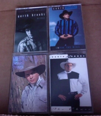 4 EX CASSETTE TAPE Garth Brooks Self Titled Ropin' the wind No Fences The Chase Foto 1 de 4