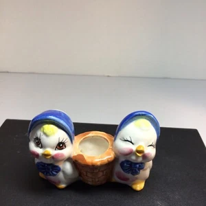 Vintage cutie chicks toothpick holder. LOOK AT THOSE EYES! About 2 & 1/3 By 3.5 - Picture 1 of 7