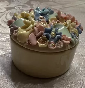 Carmen Vintage Small Round Ceramic Trinket Box with Hand Made Flowers - Picture 1 of 4