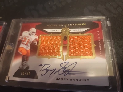 2013 ULTIMATE COLLECTION BARRY SANDERS ULTIMATE SIGNATURES JERSEY AUTO 10/30 - Image 1 of 3