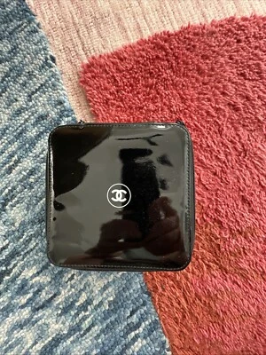 Bolso de cosméticos Chanel negro usado en excelente estado bolso de belleza maquillaje Foto 1 de 4