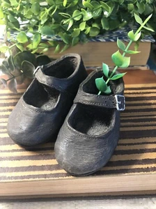 Beton Repliken von Mary Jane schwarze Babyschuhe silber bemalt Schnallen - Bild 1 von 11
