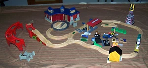 Thomas Tank & Imaginarium Brio Wooden Lot w/ROUNDHOUSE, BRIDGES TRAINS & TRACK - Picture 1 of 9