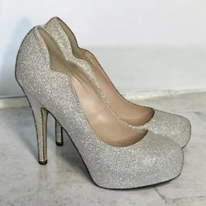 Call It Spring 5” High Heels Womens Size 9 Silver Sparkle Scallop Round Toe - Picture 1 of 7