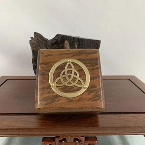 Caja de madera para tarot Triquetra - India - Imagen 1 de 10